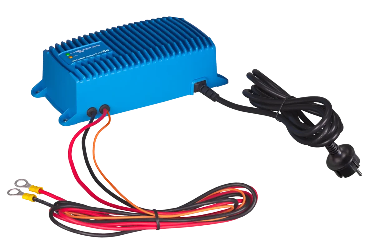 Blue-Smart-IP67-Charger-12-25_left VICTRON ENERGY Blue Smart IP67 Charger Waterproof